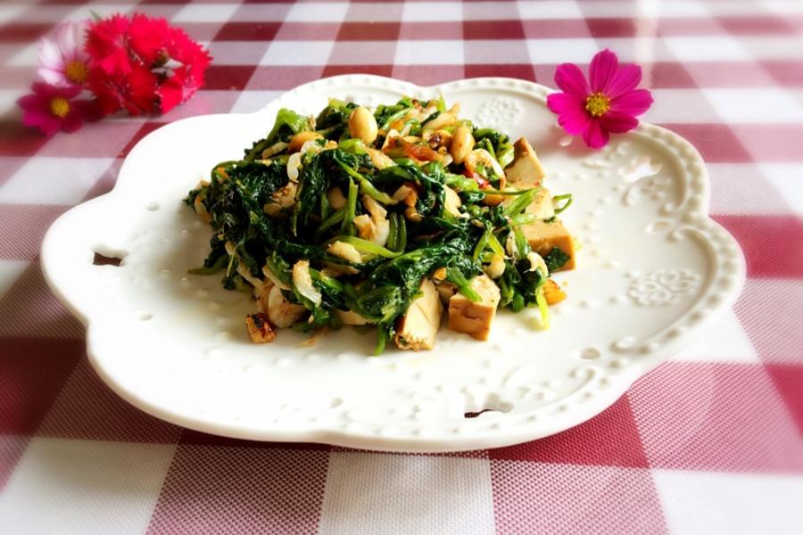 凉拌花生米菠菜