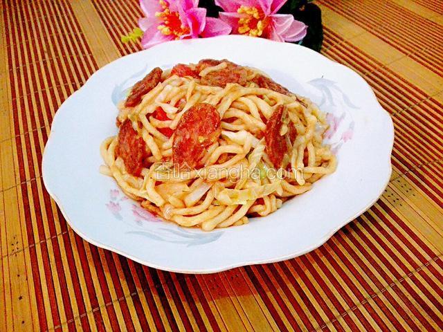香肠炒面条