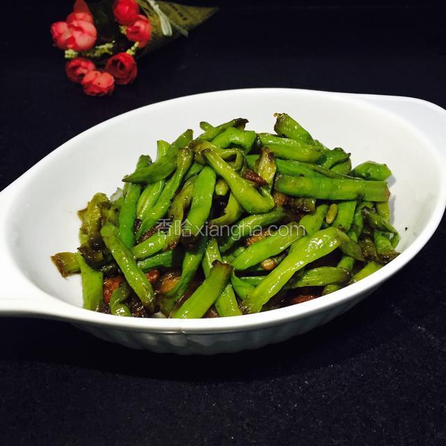 炖好后装入碗中就可以开动了
