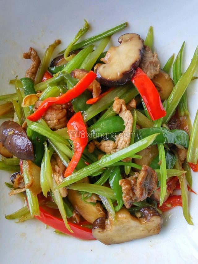 香菇芹菜炒肉