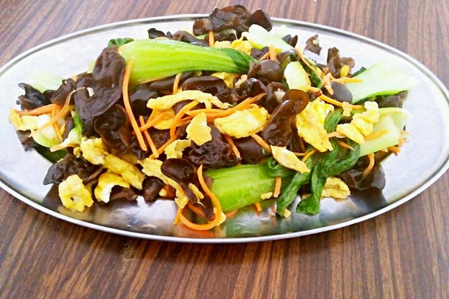 木耳鸡蛋炒油菜