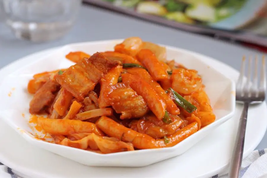 泡菜炒年糕