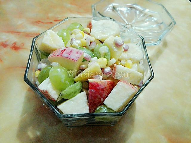 倒到另一个盘子里，色香味俱全