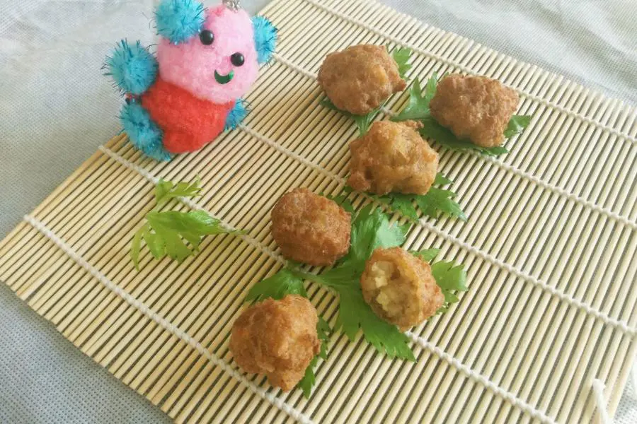 炸猪肉丸子