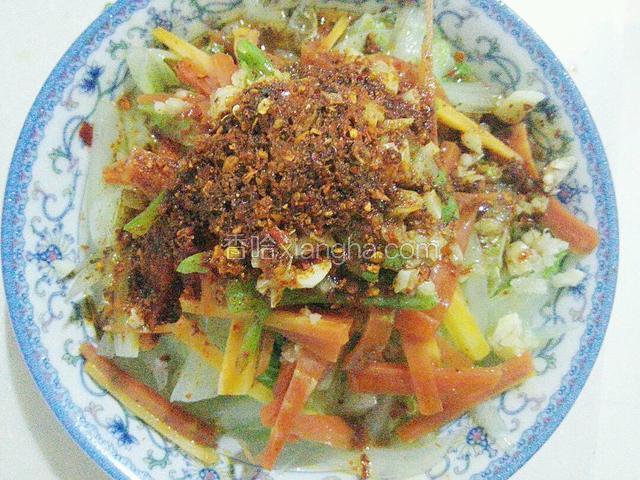热油泼在辣椒面上