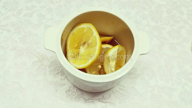 蜂蜜腌柠檬