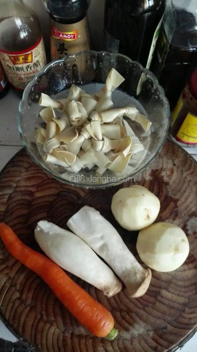 准备菜品中营养搭配的食材