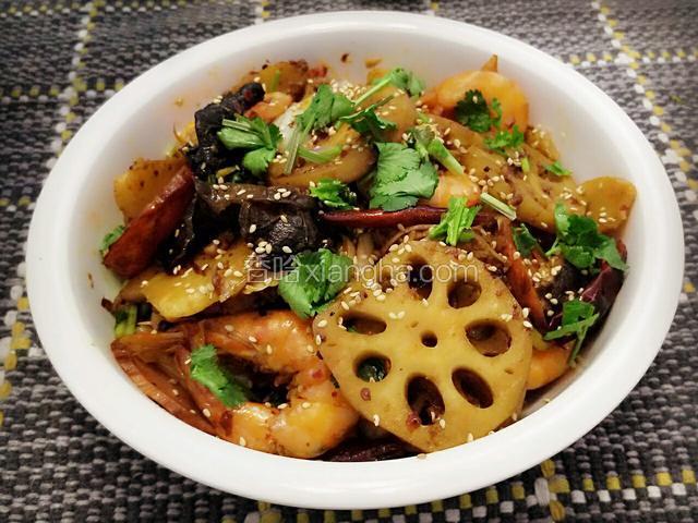 出锅撒上熟白芝麻!成品图!味道相当不错了!