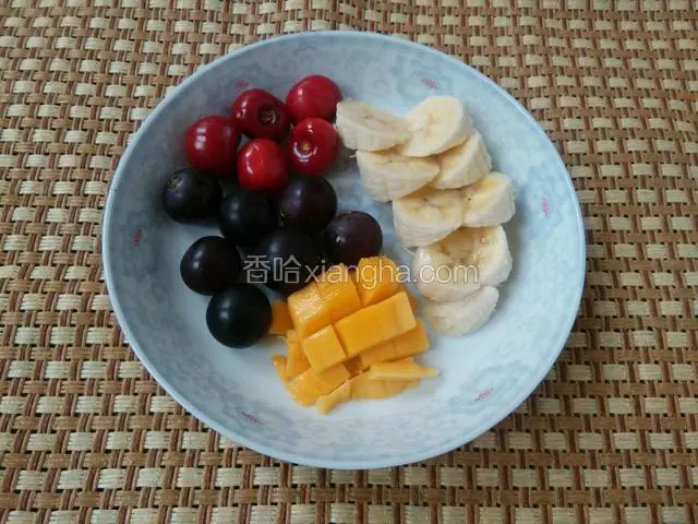 把水果材料准备好