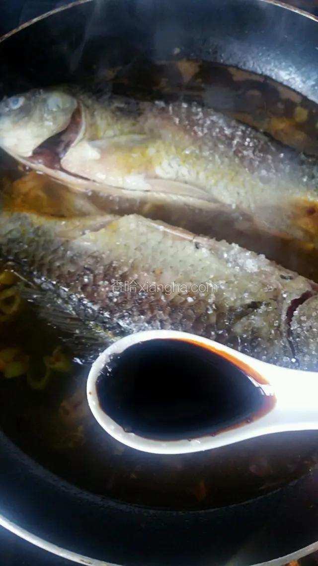 1勺酱油，1勺生抽