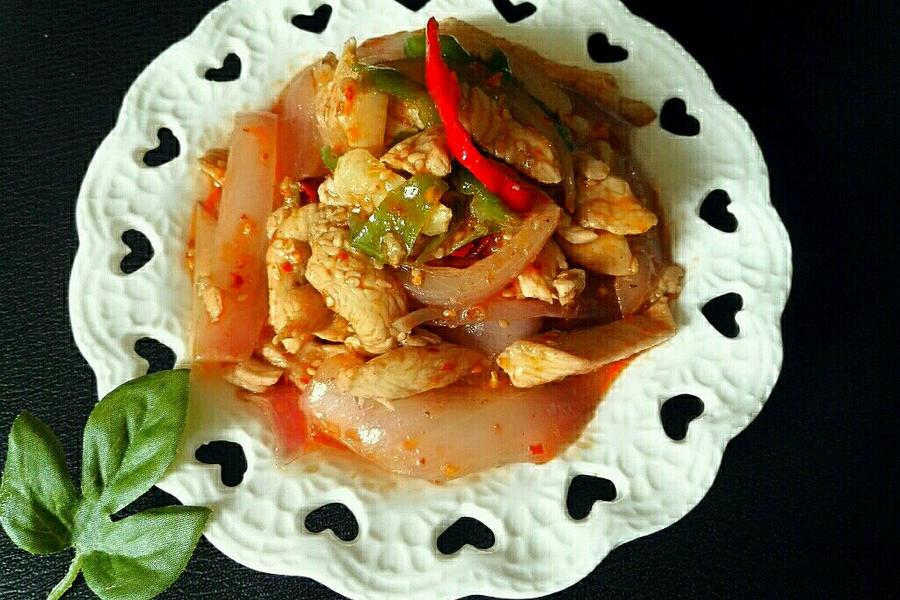 洋葱炒鸡肉