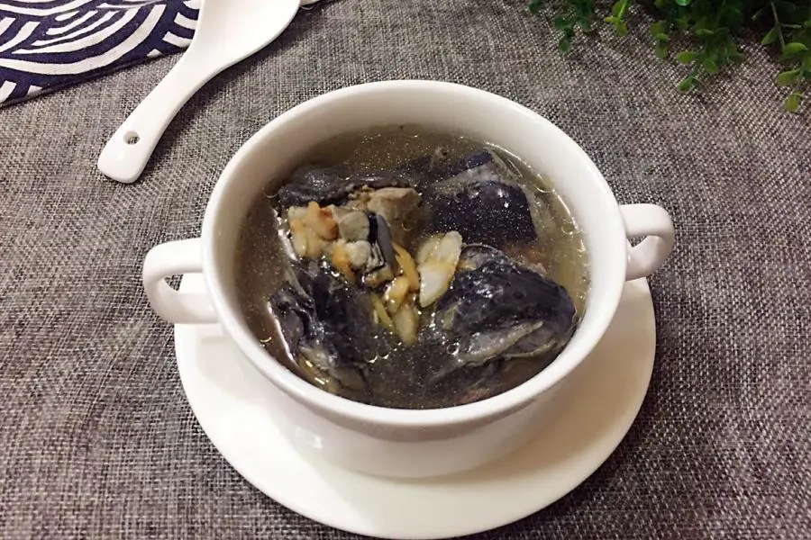 花旗参炖乌鸡汤