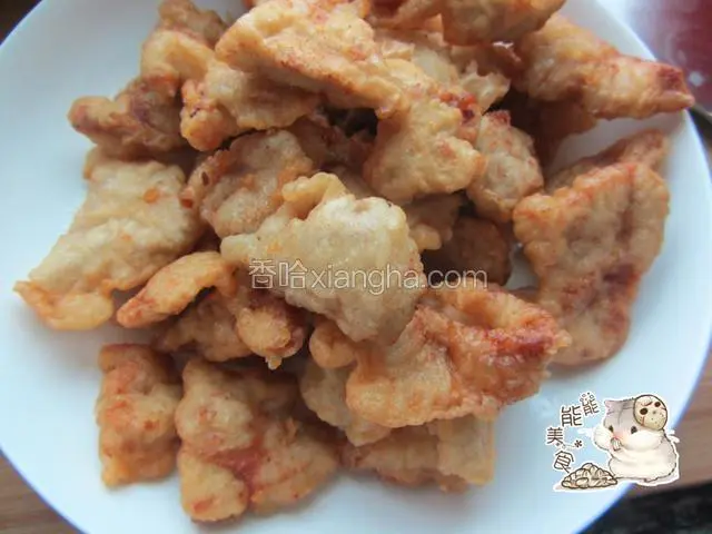 炸好的肉段放一边备用