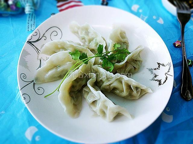 猪肉芹菜水饺