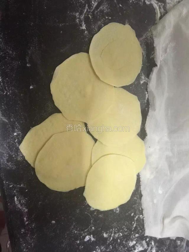 擀皮