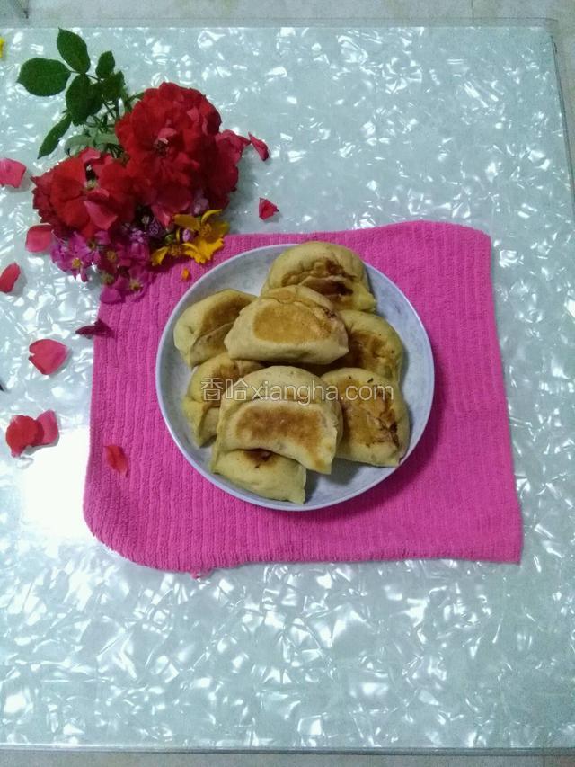 老坛酸菜鸡肉锅贴