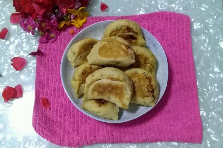 老坛酸菜鸡肉锅贴