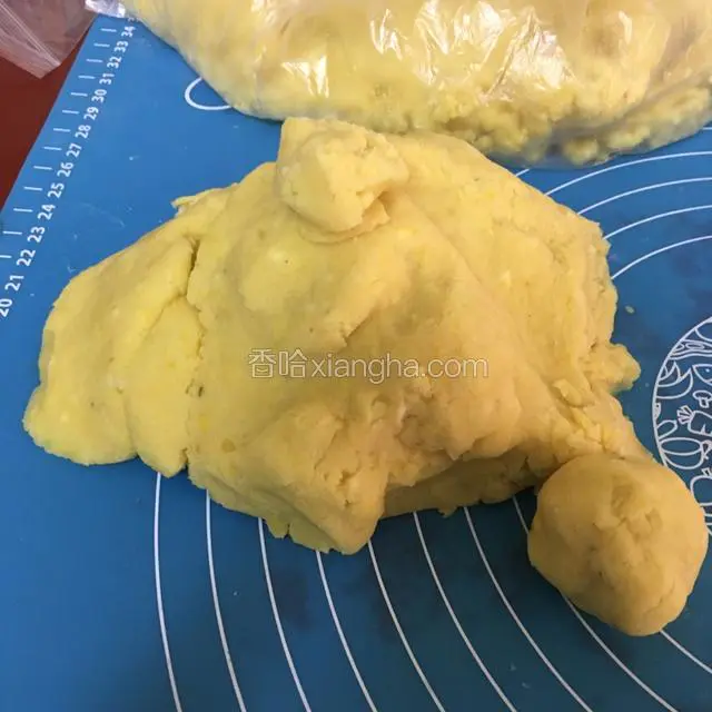 在用塑料袋包好，在碾碎一遍