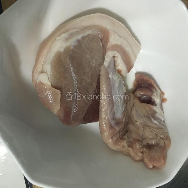 前腿肉洗净