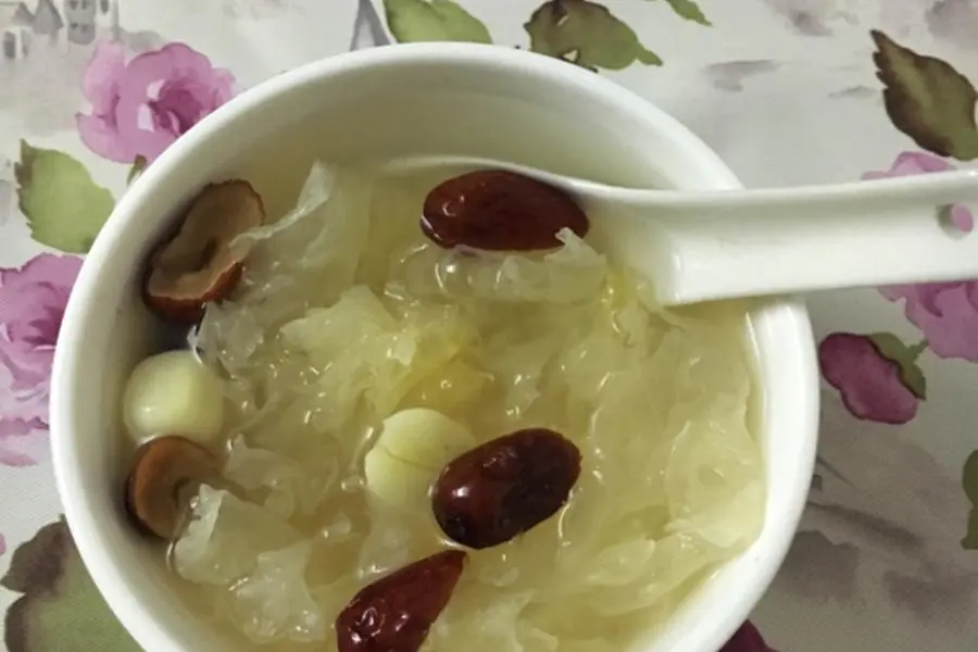 红枣银耳莲子汤