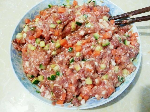 搅拌均匀，变得更粘稠