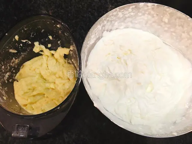 将榴莲果肉去核，放入搅拌机搅拌成泥，淡奶油加糖打发至奶油状，将2者混合均匀，榴莲奶油就完成了，装入裱花袋备用。