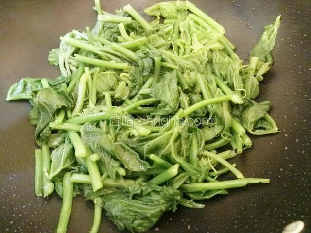 不停翻炒
