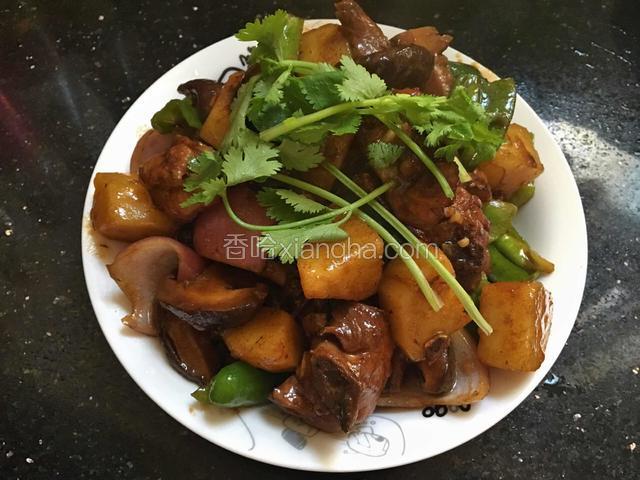 香菇土豆焖鸡腿