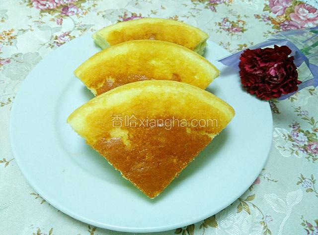 冷却后切块，味道很不错，跟烤箱做的没什么区别。