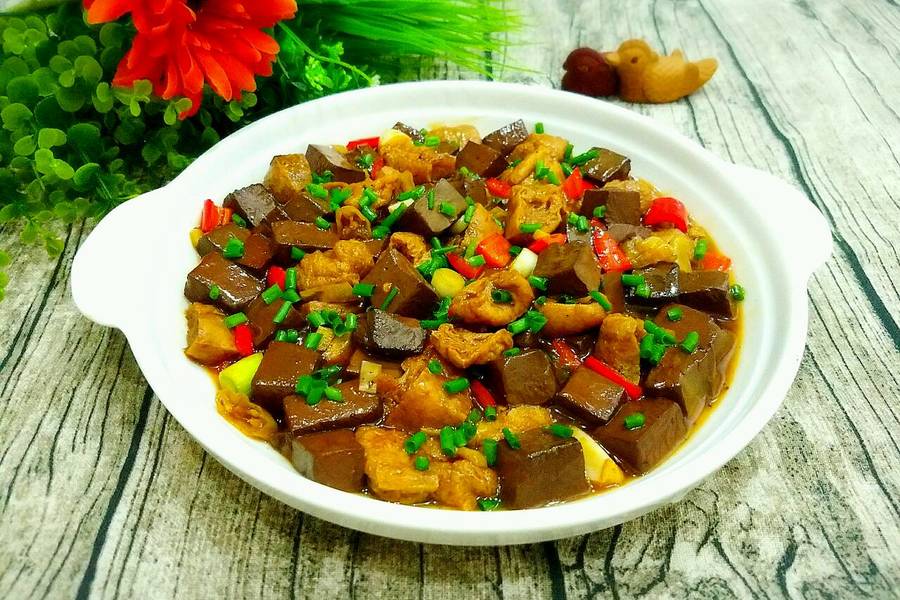 鸭血烧油豆腐