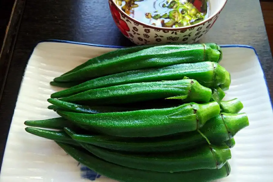 蘸汁黄秋葵