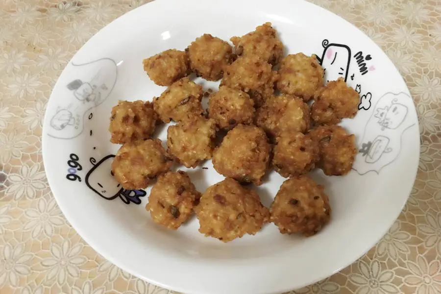 米饭小肉丸
