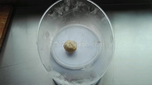 油酥按每个二十五克称重