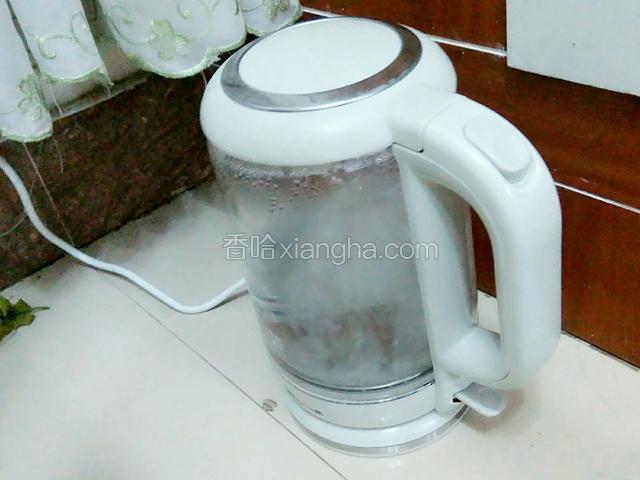 水壶烧开水