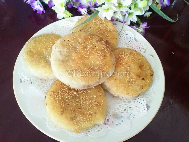 豆沙糯米粉芝麻饼