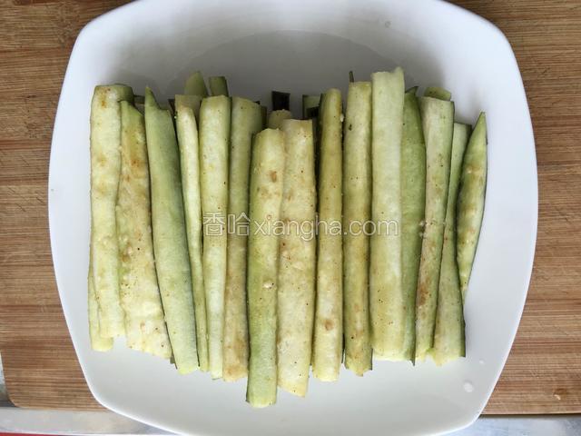 整齐的摆入盘中