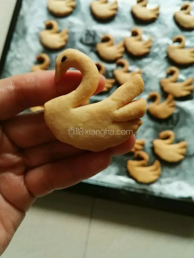 烤好后的样子既酥脆又可爱