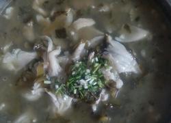 平菇酸菜肉片汤