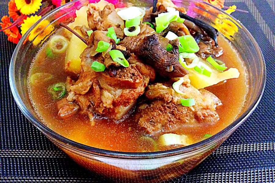 排骨炖蘑菇土豆