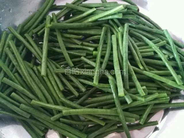 豇豆洗净切大段