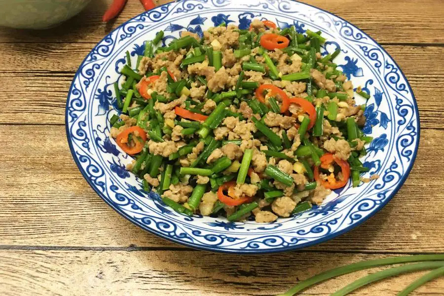 韭薹炒肉末