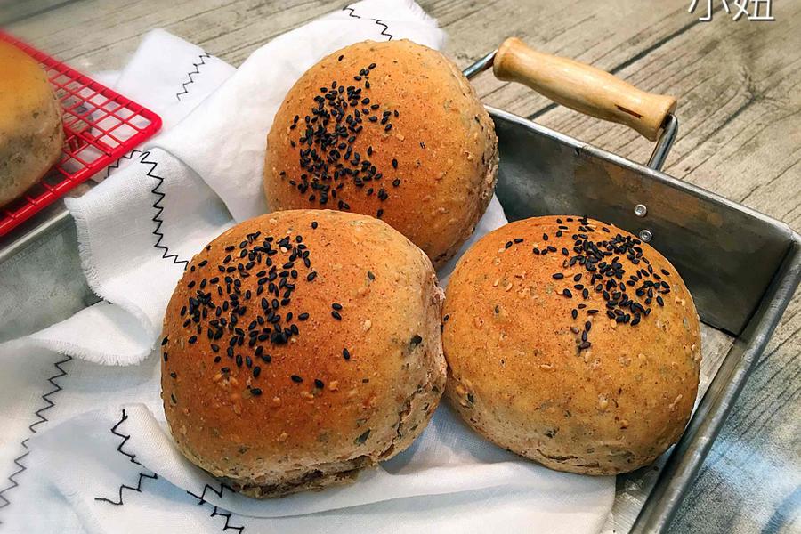 豆渣芝麻椒叶包