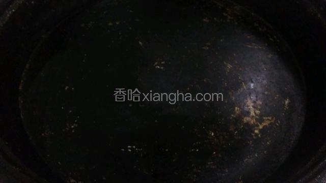 做上饼铛烧热加油