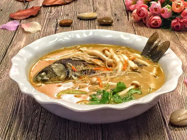 装出，放两片香菜叶点缀一下