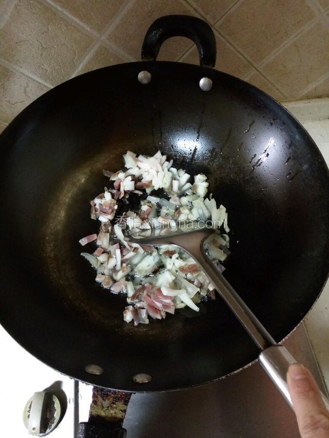 把腊肉炒熟