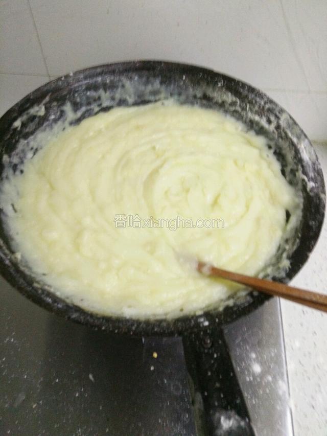 拌入面粉后在焖一小会出炉待用