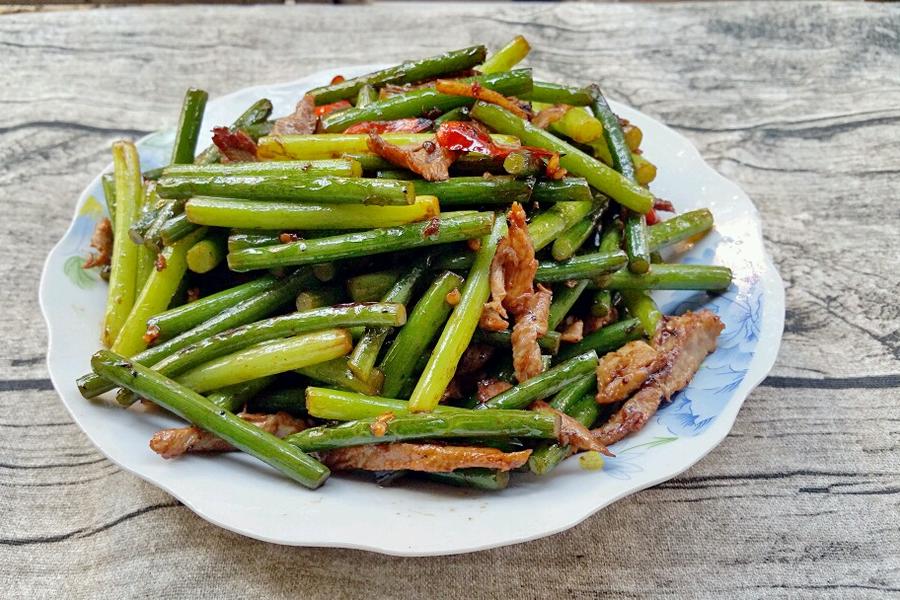 蒜台炒肉