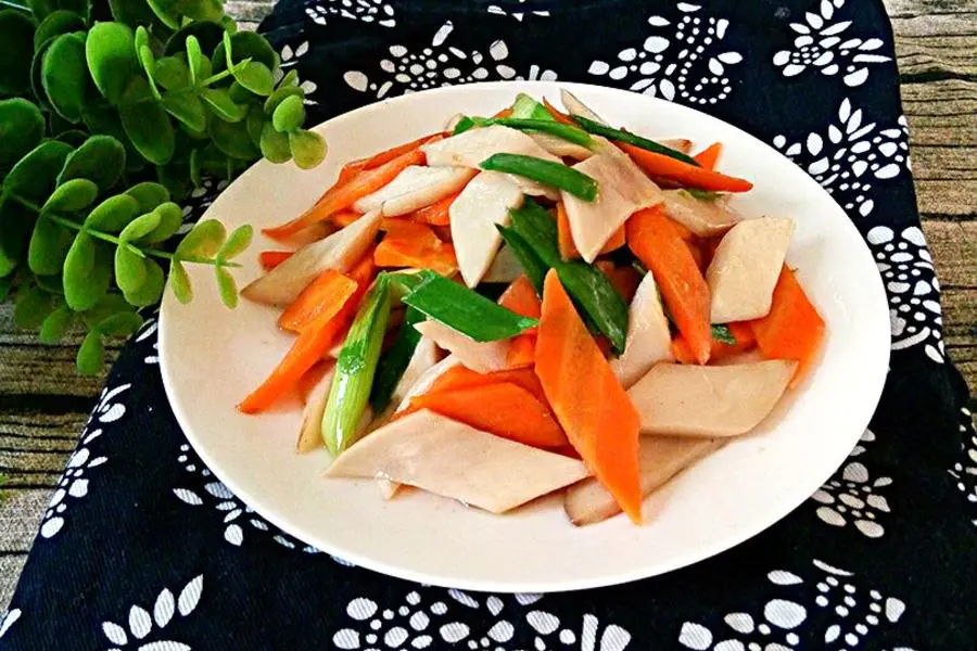 杏鲍菇炒胡萝卜