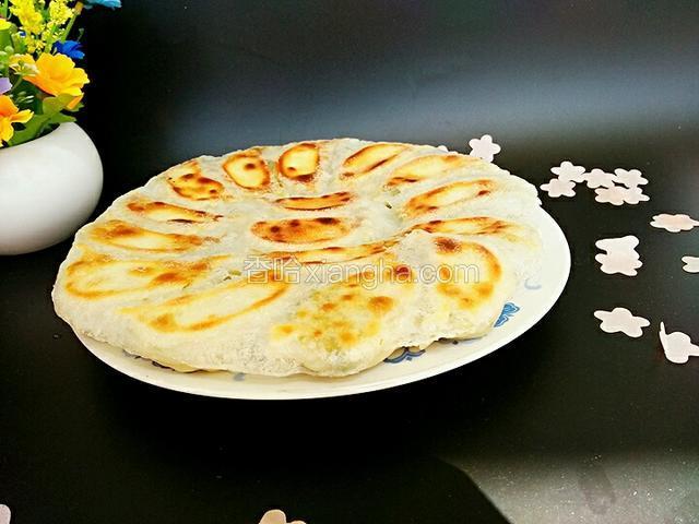 取一盘子，倒扣出来
