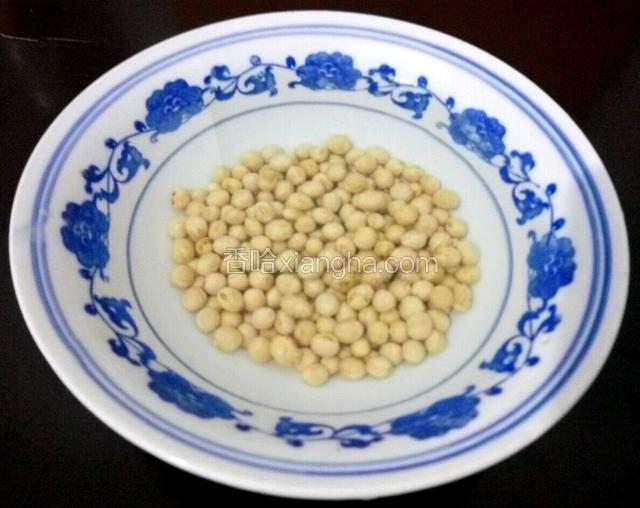 黄豆泡发八小时